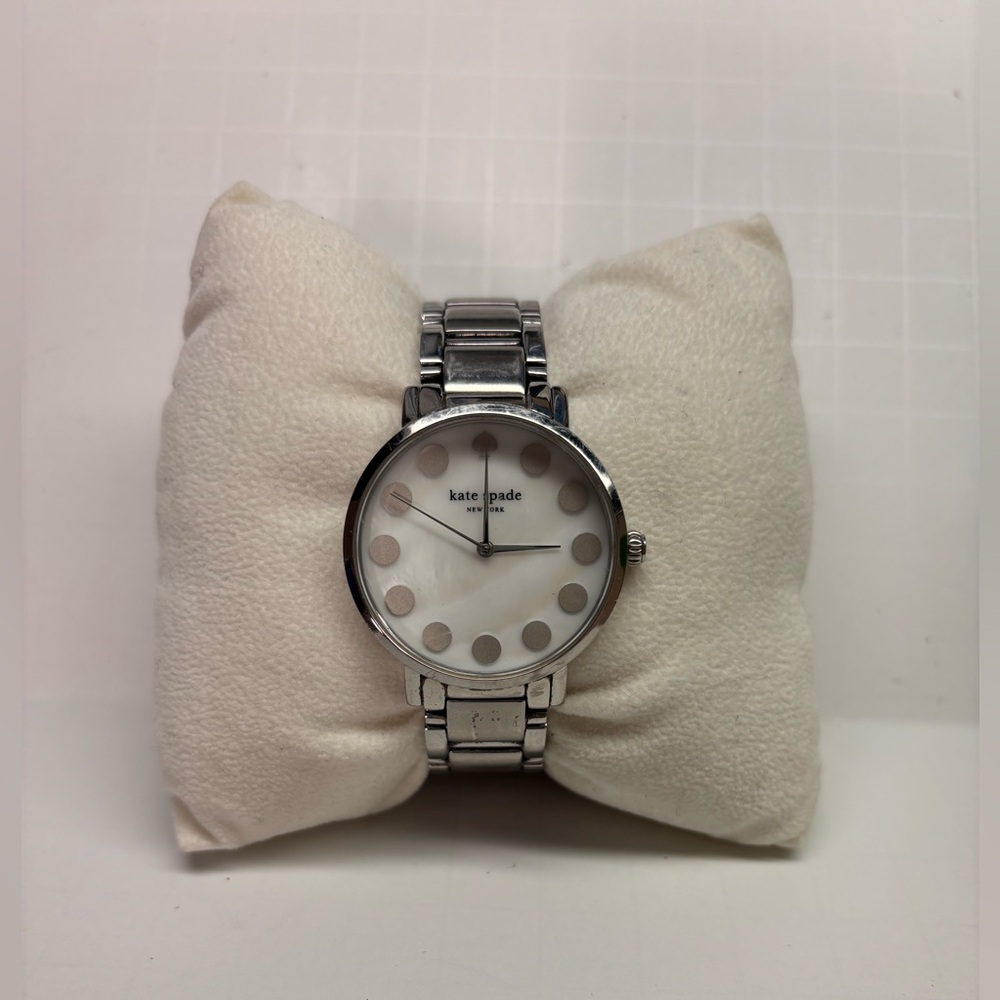Kate Spade Mother of Pearl Silver Watch w/Box Includes Extra Links Box w/Book